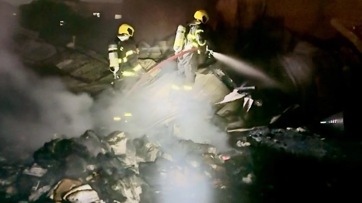 Incêndio destrói parte de depósito de reciclagem do Parque Amazônia, em Goiânia