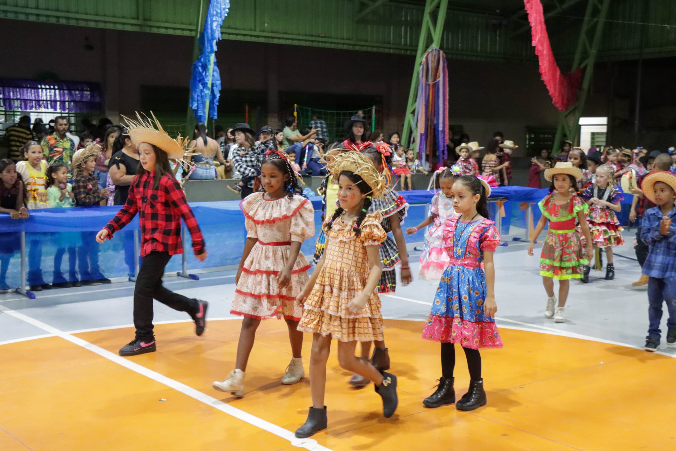 Festa junina anima comunidade escolar em Senador Canedo