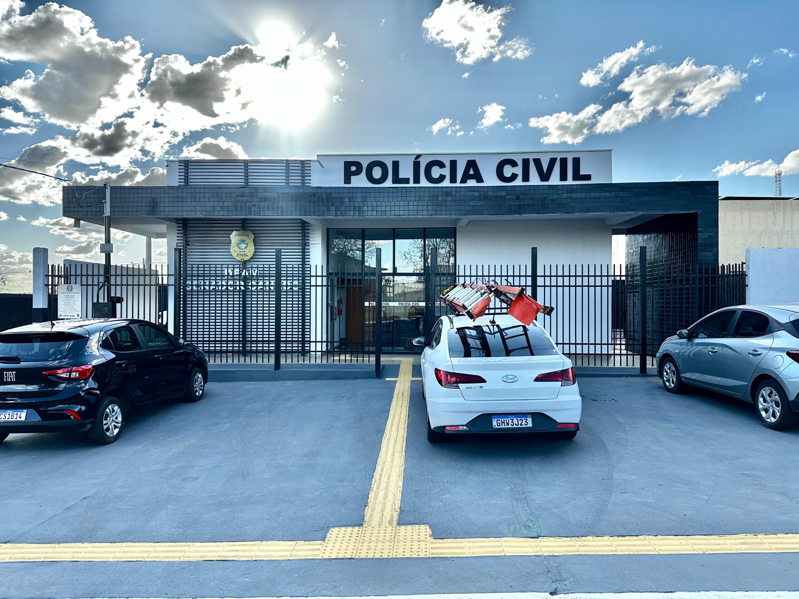 Senador Canedo inaugura novas sedes de Delegacias
